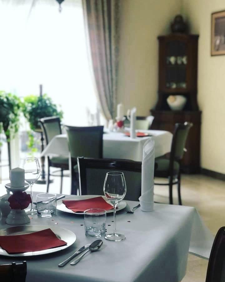 Hotel Mateo Stopnica Exteriör bild