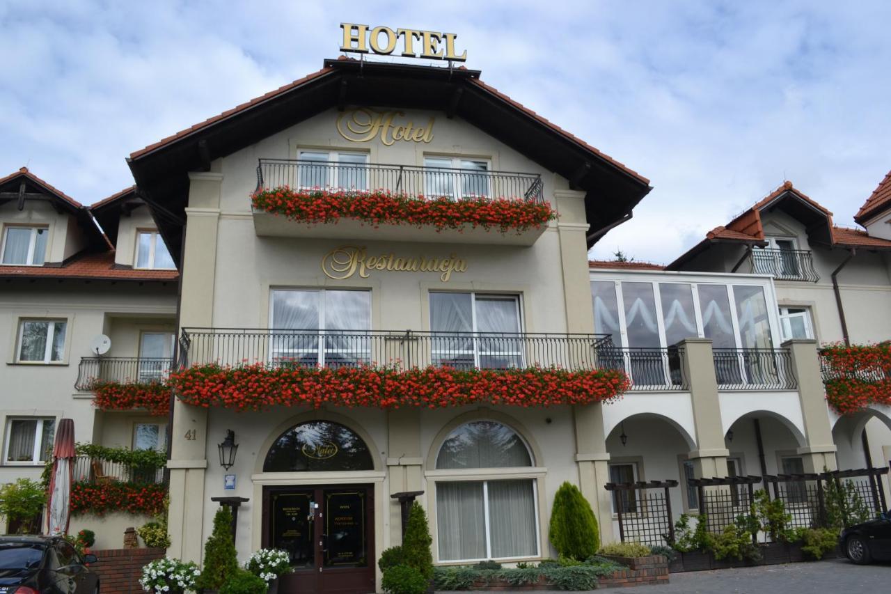 Hotel Mateo Stopnica Exteriör bild