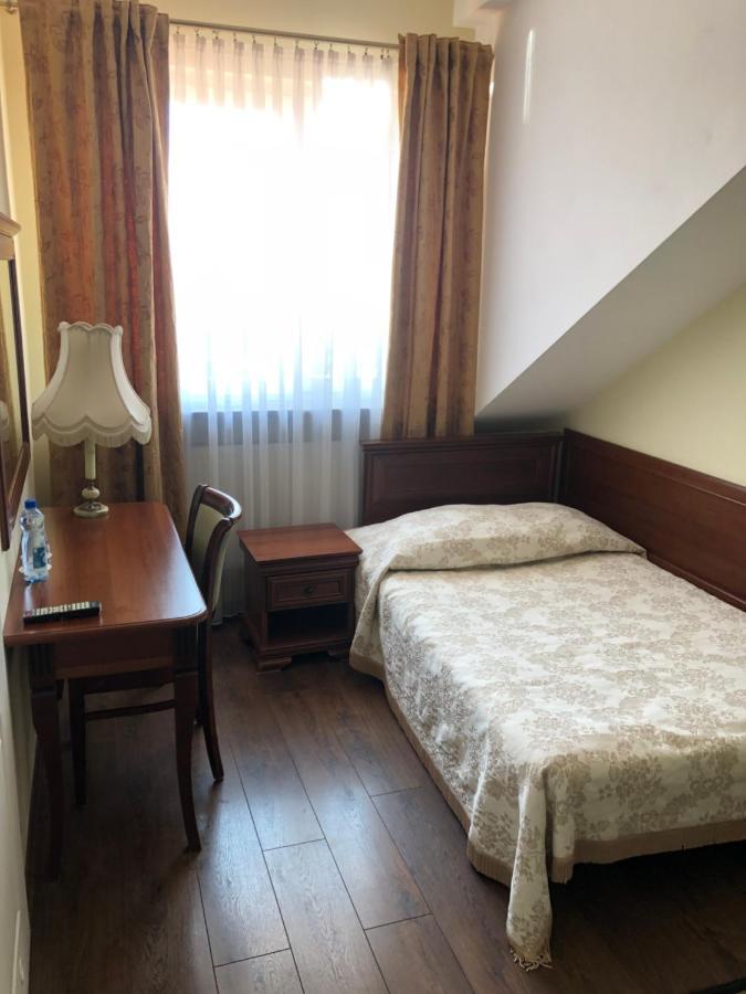 Hotel Mateo Stopnica Exteriör bild